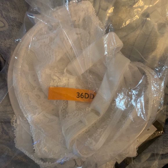 36DD Bra! New in packaging with tags! - Picture 3 of 3